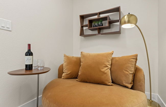 Contemporary Gem - Rooftop Deck & Private Hot Tub! - Foto 36