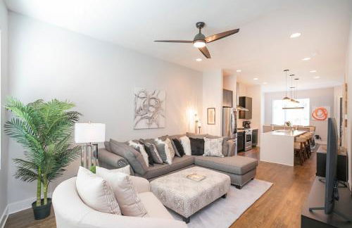 Luxury Townhome Skyline Views Mins To DT - Foto 27