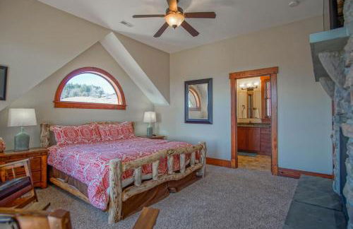 Slope side 8 BR at Sanctuary Majestic Mountain Top Estate 4800 square feet of quality sleeps 16 - Foto 43