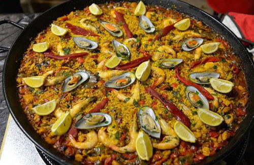 Spacious Ground floor apartment with Garden & Communal Pool - Foto 48