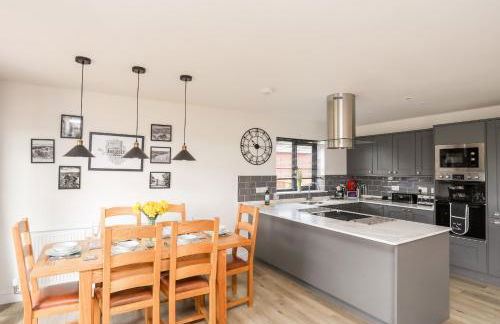 The Hawthorns - Photo 7