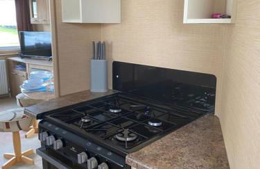 Comfy 2 bed holiday caravan - Foto 6