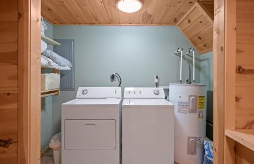 Spectacular Log Cabin Home 45 minutes to Asheville - Foto 8