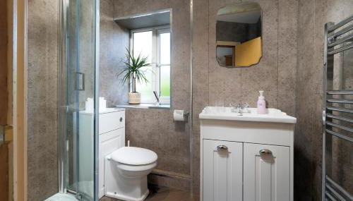 Clare's Cottage Near Cartmel - Dog Friendly, Homely, Aga, Log Burners, Disney Plus & Netflix - Foto 5