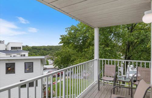 Lakefront Osage Beach Condo + Workspace w/ Pool Views - Foto 31