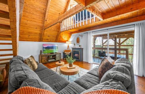 Charming A-Frame Cabin w Hot Tub & Mountain Views - Foto 19