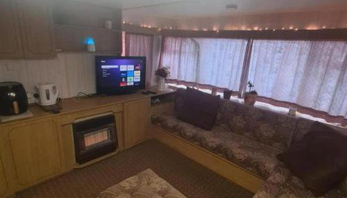 Cozy Cardiff Cabin Retreat Sleeps 6 by Aimee - Foto 5