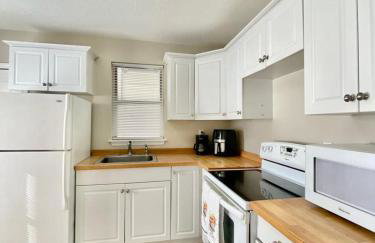 Two Fully Equipped Apartments and a Studio 5 miles from the beach - Foto 25