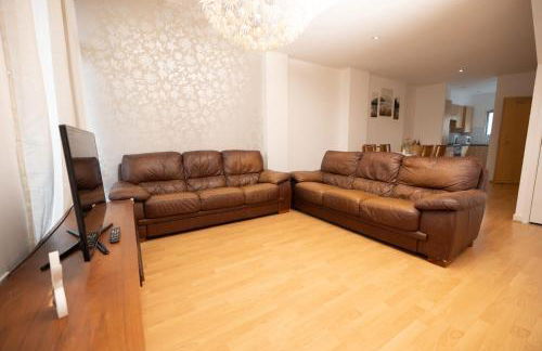 Muirhouse 2BR Apartment with Free Parking - Foto 12