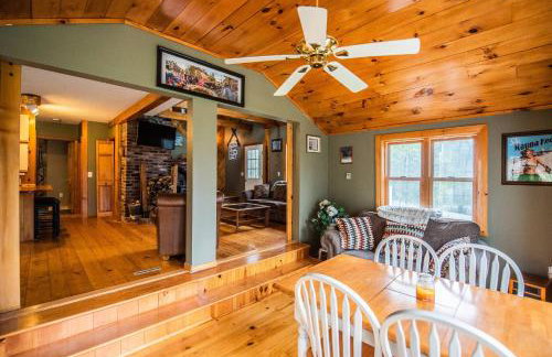 Cozy private cabin near Okemo! Large Hot tub! - Foto 4