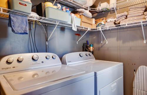 Lakeside Haven, a Modern Cottage with Lake Views - Foto 27