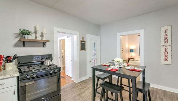 *H NEW!* Centrally Located 3BDRM Traveler`s Home Near Downtown Colorado Springs - Foto 2, Imagen principal