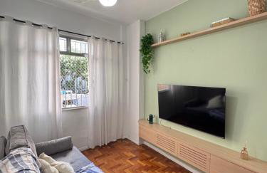 Apartamento ao lado do metrô e praia, 45m2, Tv 55" - Foto 1