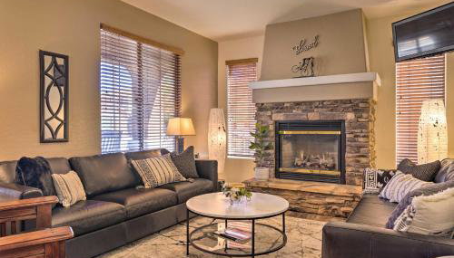 Family Gem in Phoenix with Saltwater Pool and Theater - Foto 5