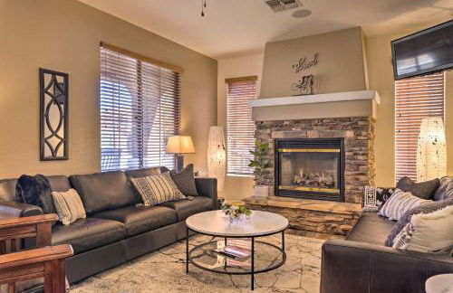 Family Gem in Phoenix with Saltwater Pool and Theater - Foto 5