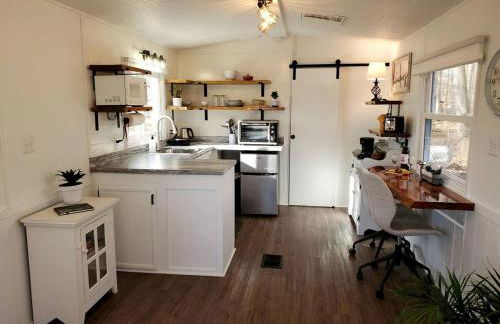 Cozy Bungalow Rental Perfect for Glamping in Michigan - Foto 12