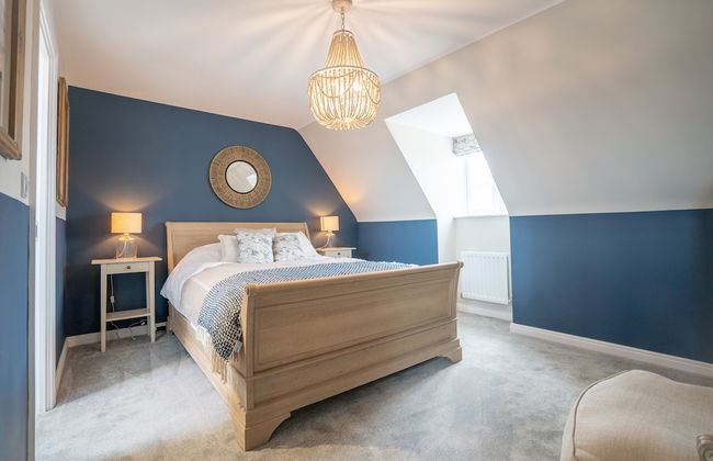 Comfortable 5 Bedroom Detached House With Parking - Photo 5