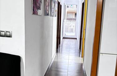 Garbí Beachfront Apartament - Primera línea con vistas al Mar Mediterraneo - Photo 8