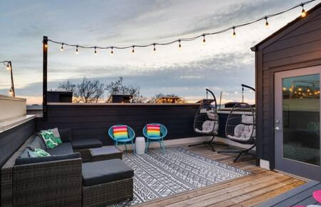 NEW Pink Howdy Oasis 13 Beds Rooftop View Parking - Foto 2