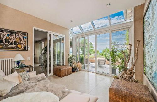 Wellness-Oase mit Wasserblick, Pool, Sauna & Fitnessbereich - Foto 3