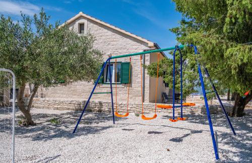 Family friendly house with a swimming pool Pucisca, Brac - 21499 - Foto 13