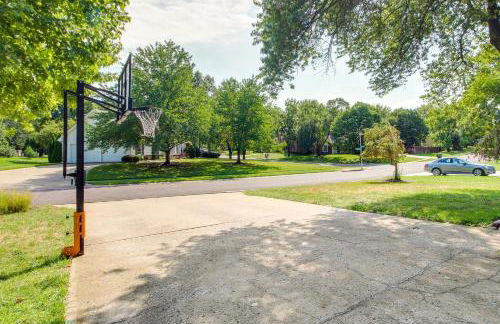 Overland Park Home with Fenced-In Yard and Gas Grill! - Foto 26