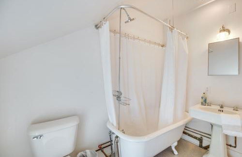 Hike and Leaf Peep Couples Retreat in Waterbury! - Foto 19