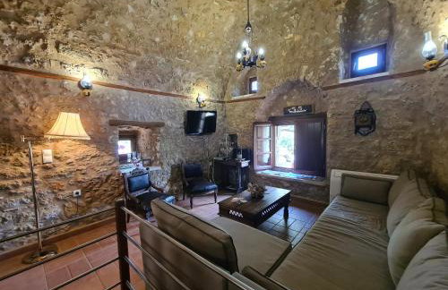 Pyrgos 1869 with Private Pool - Foto 23