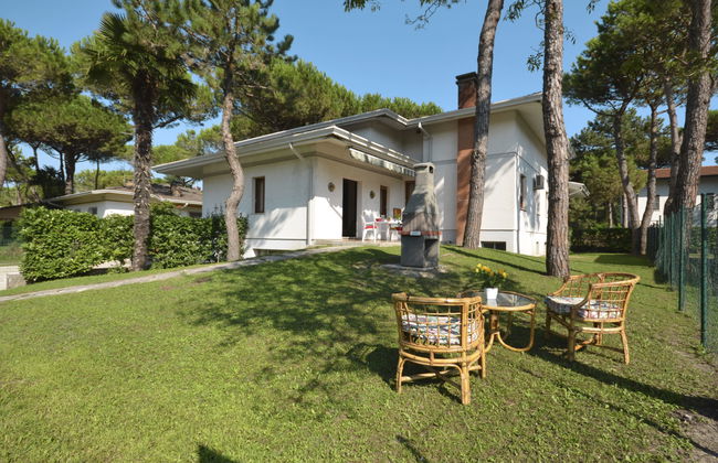 4 bedroom House in Lignano Sabbiadoro with garden and terrace - Photo 1