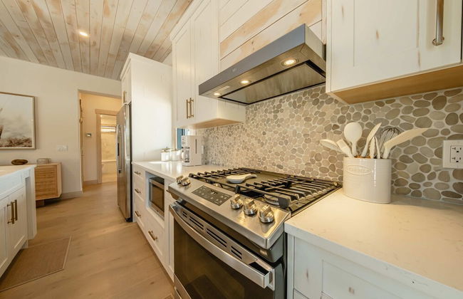 Wilderness Club Nest Modern Cabin Retreat for 9 w/ Hot Tub - Photo 16