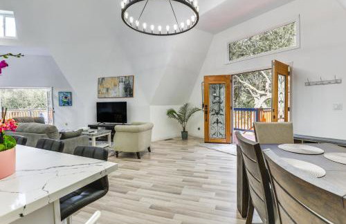 North San Diego Retreat with Deck, Fire Pit Table! - Foto 6