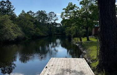 Bay Breeze Bliss-Hot Tub, Bar and Canal 5mi to Beach - Foto 39