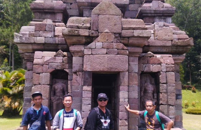 Borobudur Private Excursion + Hiking to Selogriyo Temple - Photo 4