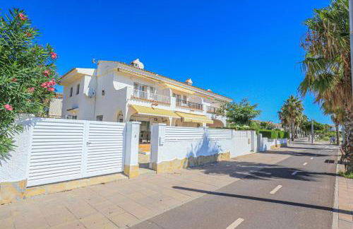 LITORAL COSTA DORADA - VILLA LAURA II Only families - Photo 38