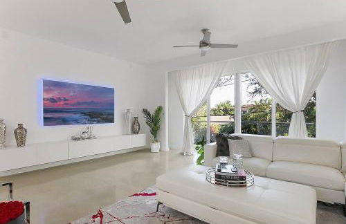 Luxury Mansion, Game Room, Pool, Rooftop, Skyline, Walk to Las Olas - Foto 57