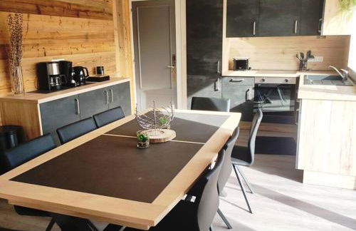 Gîte Papillon 6 à14 personnes - Jacuzzi - Foto 14