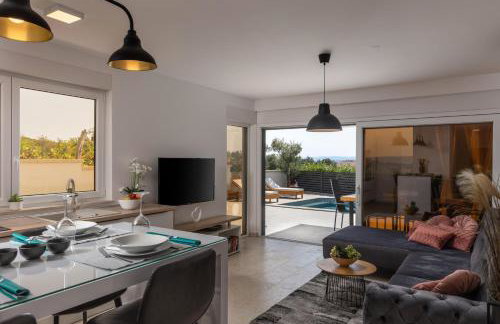 Luxury apartment Marco Polo with a private swimming pool with salt sea water - Foto 18