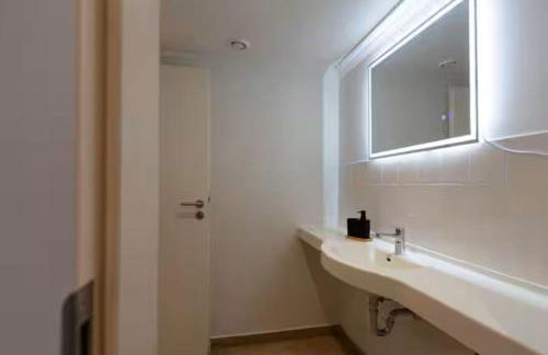 Jomi Stays Berlin - Kudamm - Foto 19