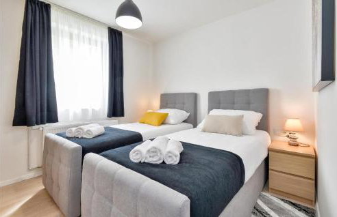 5 Bedroom Cozy Home In Desni Stefanki - Foto 36