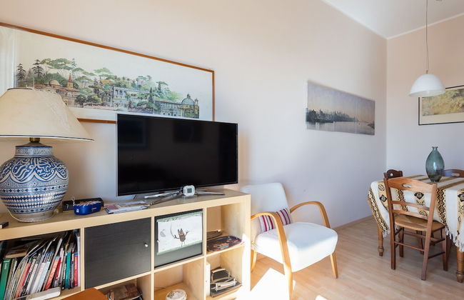 Bright Panorama Apartment - Photo 13