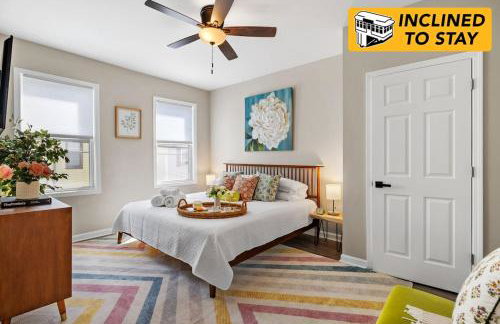 Chic Home with Large Private Yard! Hot Tub, Close To Downtown - Foto 20