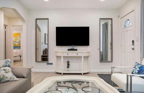 Adorable 2BR Hot Tub Close to Attractions - Foto 7