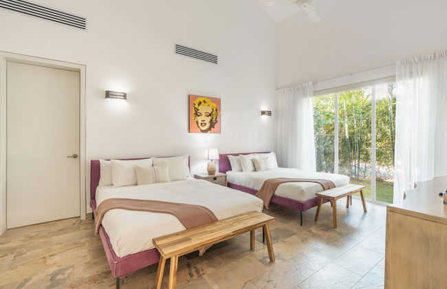 Spacious Villa w Pool Garden Views - Photo 25