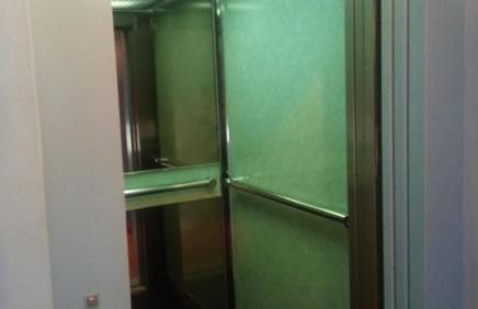 Passeig Maritim Apartment - Photo 37