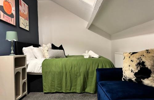 BIG House for Business Stays in Barnsley with 6-bedrooms & 8 Beds by PureStay - Foto 17