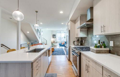 Steps to City Park Townhome with Rooftop Deck! - Foto 10