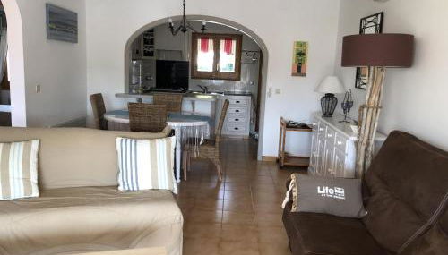Casa con Piscina, A/A, BBQ, WiFi y Garaje en Sant Pere Pescador - ES-89-76 - Foto 5