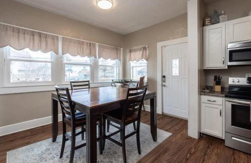 5 Bedroom 3200 Sq Ft House for Downtown Travelers - Photo 20