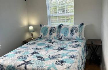 Bay Breeze Bliss-Hot Tub, Bar and Canal 5mi to Beach - Foto 33