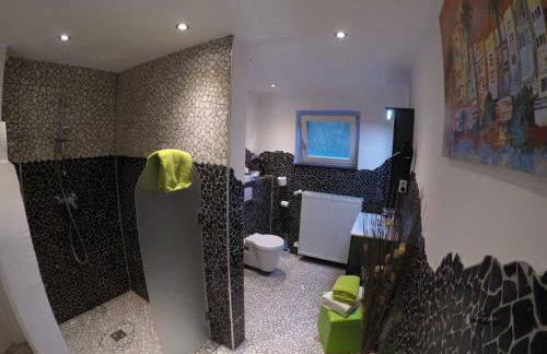 4 Sterne Ferienwohnung Schlossblick Sauna Pool Whirlpool pri - Foto 49